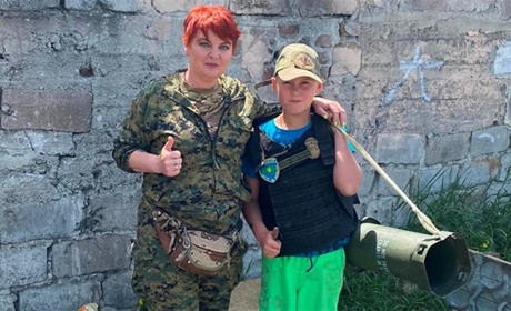 Переяславські волонтери відвезли допомогу хлопчику, який на Донеччині чергує на блокпосту