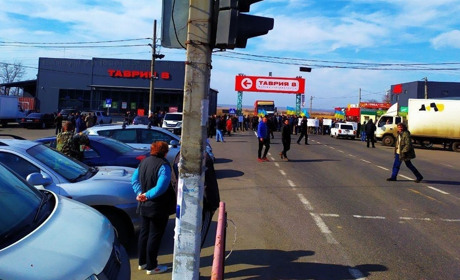 У Маяках грабіжники увірвалися у приватний будинок, викрали гроші та системний блок від комп'ютера