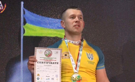 Працівник Хмельницької АЕС Олег Жох став чемпіоном світу з армрестлінгу