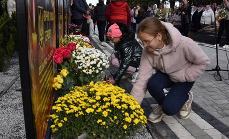 На Звягельщині відкрили меморіальний комплекс після реставрації