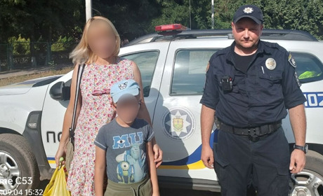 Лишила сина на дві доби і зникла: соцслужба та поліція вилучили дитину у горе-матері