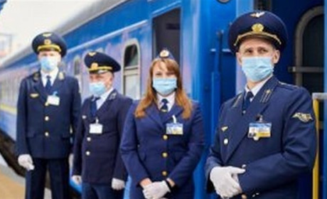 Карантин зупиняє поїзди