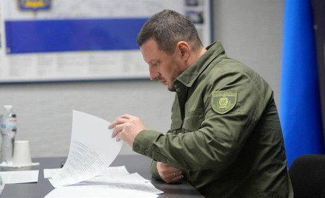 Голова Херсонської ОВА звинуватив коментаторів у «кришуванні наркоторгівлі»
