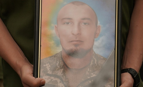 Він заповідав допомагати військовим. Триста тисяч для ЗСУ передали рідні загиблого Героя з Жищинець
