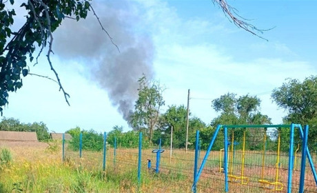 На Херсонщині російські терористи поцілили у житлові квартали та критичну інфраструктуру
