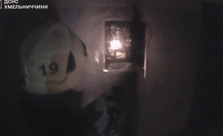 Старокостянтинівські вогнеборці ліквідували пожежу у Болгарському містечку. Деталі