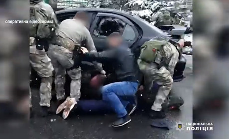 Квартирних злодіїв-гастролерів КОРД затримав у Кременці (відео)