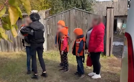 «Білі Янголи» евакуювали з Білопілля ще дві родини з дітьми. ВІДЕО