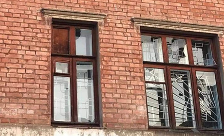 З важкої артилерії та «Градів» по Нікопольщині: російська армія обстрілює мирні населені пункти