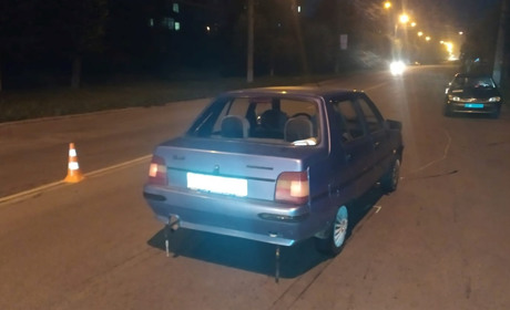 Слідчі Шепетівського РУП встановлюють обставини ДТП, при якій травмувались двоє дівчат