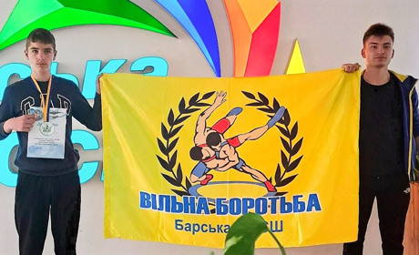Юні борці з Барської громади змагалися на турнірі памʼяті Сергія Пархоменка