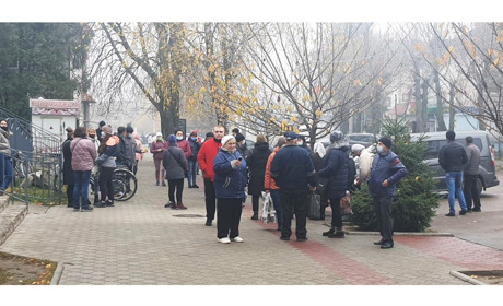 «Млинець комом» або чому в п’ятницю у «Виру» не запрацював пункт вакцинації