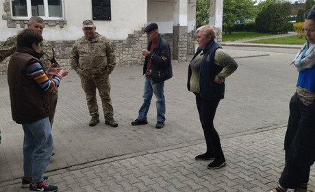 Інтернату в Покровську і військовим ЗСУ - волонтери Володимирця повезли гумвантаж у прифронтову зону