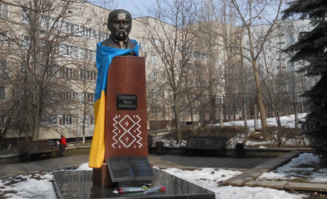 Южноукраїнськ чепуриться до Шевченківських днів