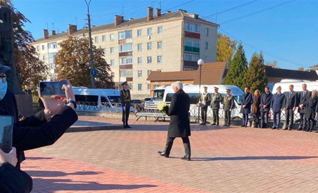 Гелікоптером у Корюківку прибув Федеральний президент Німеччини