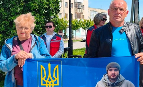 "Я його люблю і буду любити": історія батька, який пройшов АТО і вже рік шукає свого єдиного сина