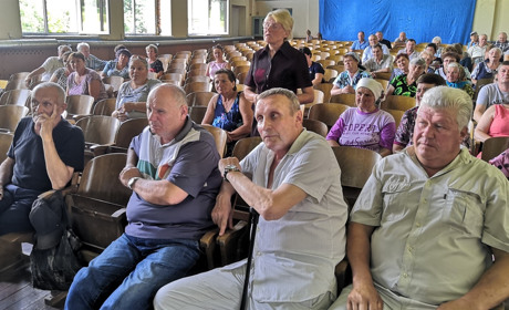 Інвентаризація землі, робочі місця та соцпослуги: про це говорили на сході села у Пологах-Вергунах