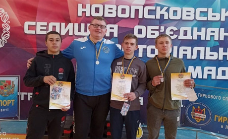 Гирьовики зі Сватівщини повернулися з чемпіонату області з перемогами: які місця вибороли