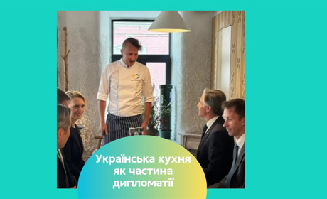 Борщ для Макрона і сирники для Джонсона. Як Євген Клопотенко годує світових лідерів заради України