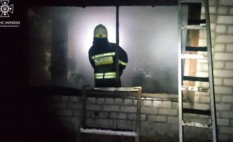 В Іларіоново вогнеборці загасили пожежу в будинку на двох власників