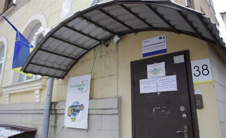 На Харківщині у гумхабі зареєстровано 1300 переселенців зі Сватового. Яку допомогу отримують