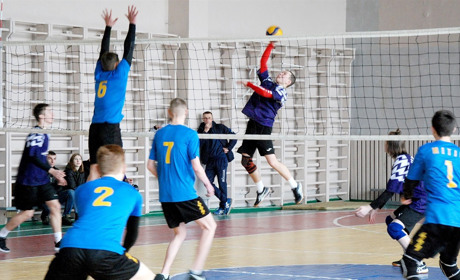 У Глухові відбувся чемпіонат із волейболу памʼяті військового-випускника Євгена Ковальчука