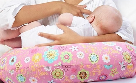 Преимущества подушек для кормления