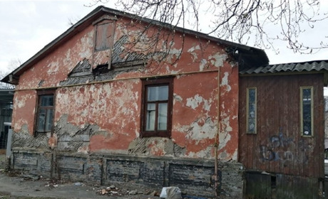 Архітектурний «привид» у центрі міста: чому не реставрують колишній районний Будинок культури