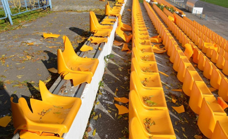  У Кагарлику вандал розтрощив нові стільці на стадіоні фізкультурно-оздоровчого комплексу