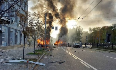Потужні вибухи пролунали у Житомирі, Києві, Хмельницькому та інших містах