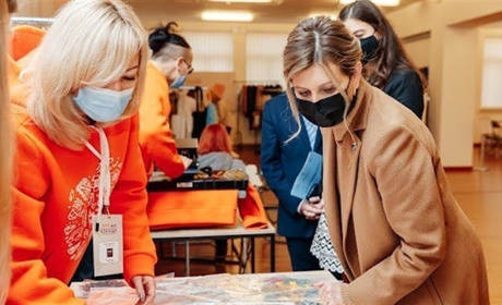 Елена Зеленская приобрела для сына футболку с принтом от социальных предприятий Мелитополя