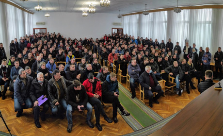 "Не треба мені тих нових доріг, дайте краще зарплату", – шахтарі Червонограда знову страйкують