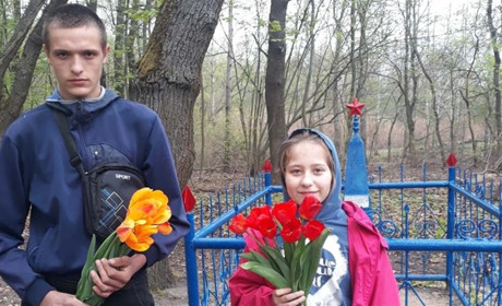 Шануймо пам’ять не стрічками і маршами, а впорядкуванням могил