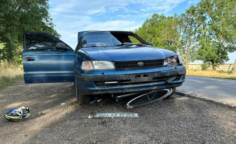 Поблизу Сичавки 20-річний водій збив двох велосипедистів (ФОТО)