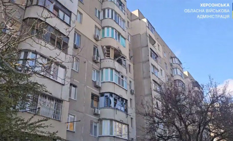 На Херсонщині армія рф завдала ударів по житлових кварталах, критичній та соціальній інфраструктурі