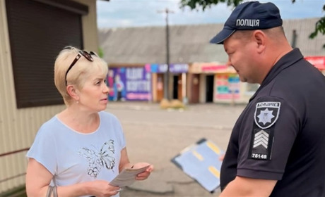 Як розпізнати в незнайомцях шахраїв: пояснюють поліцейські