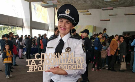 «Нема коли бути слабкою» — капітан поліції Алла Печура про особливості роботи в Мар’їнському районі