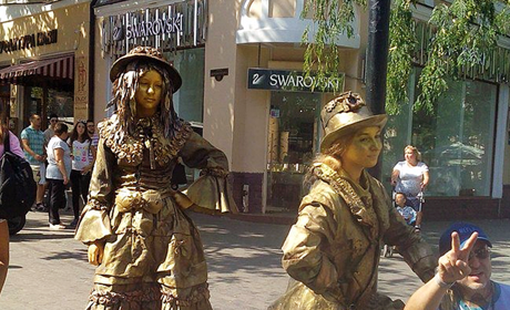 Досвід біляївчанок. Як воно - працювати "живими скульптурами"
