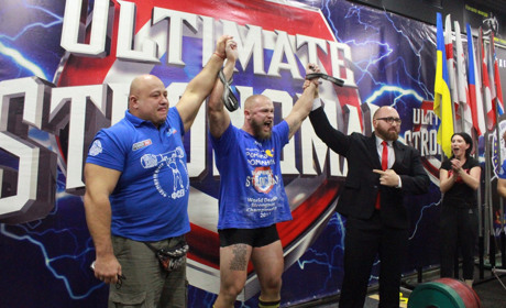 Приехал, поднял, победил: богатырь из Чехии установил в Мелитополе мировой рекорд 