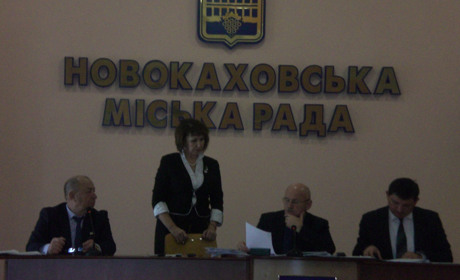 Репортаж з бюджетної сесії міськради: футбол, премії і причастя