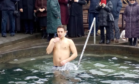 19 января в Новой Каховке освятили воду