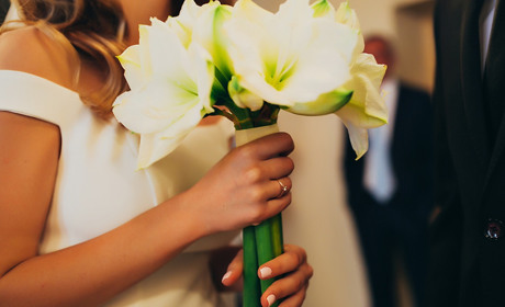 Інфографіка. Найстаршому нареченому - 81, а наймолодшій нареченій -  17