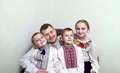 Лауреатом конкурсу "Людина року"-2017 став відомий волонтер та капелан о. Андрій Любунь