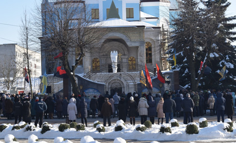 У Новограді 19 лютого вшанували пам'ять Героїв Небесної сотні (ФОТОРЕПОРТАЖ)