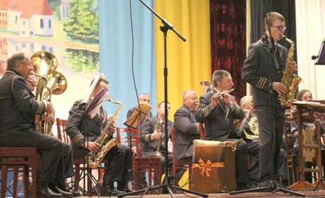 Фоторепортаж. Як диригент муніципального оркестру святкував своє 60-річчя