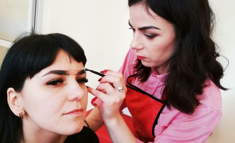 У салоні «Smile» вісім годин працювали над новим образом 28-річної Марини. Порівняйте до і після*