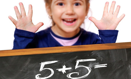 Весняні канікули в школах перенесли. Щоб батьки не відпрошували дітей на Великодні свята