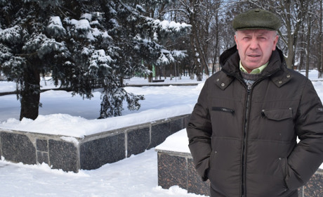 Мріє стати власником найбільшої колекції значків. Історія новоградського колекціонера 