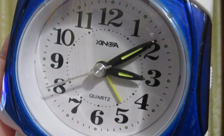 «Пару дней приходится недосыпать» - как мелитопольцы воспринимают переход на летнее время