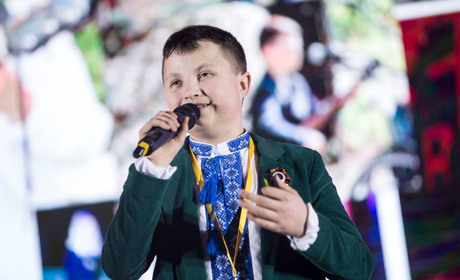 Артем Харченко і «Гайдамаки» отримали нагороду на конкурсі «Благодійна Україна»